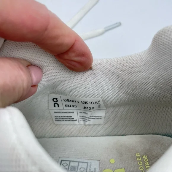 On Running The Roger Advantage Sneaker 11 White/Hay - Picture 11 of 16